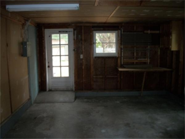 43 Treetop Avenue Springfield, MA 01118 - Photo 2 of 10 Gallery Image 2