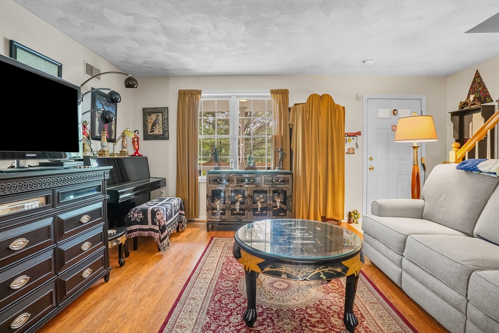 207 Topsfield Road Wenham, MA 01984 - Photo 9 of 20