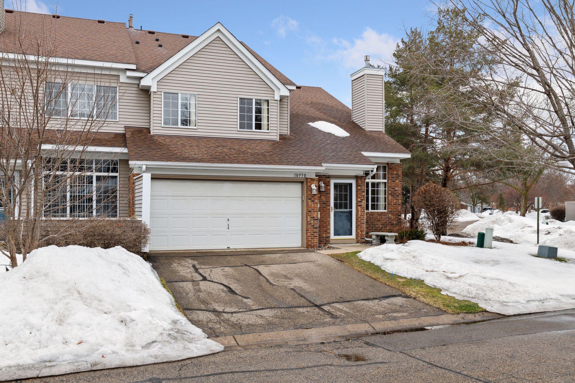 10950 Highland Road Bloomington, MN 55438 - Photo 4 of 32