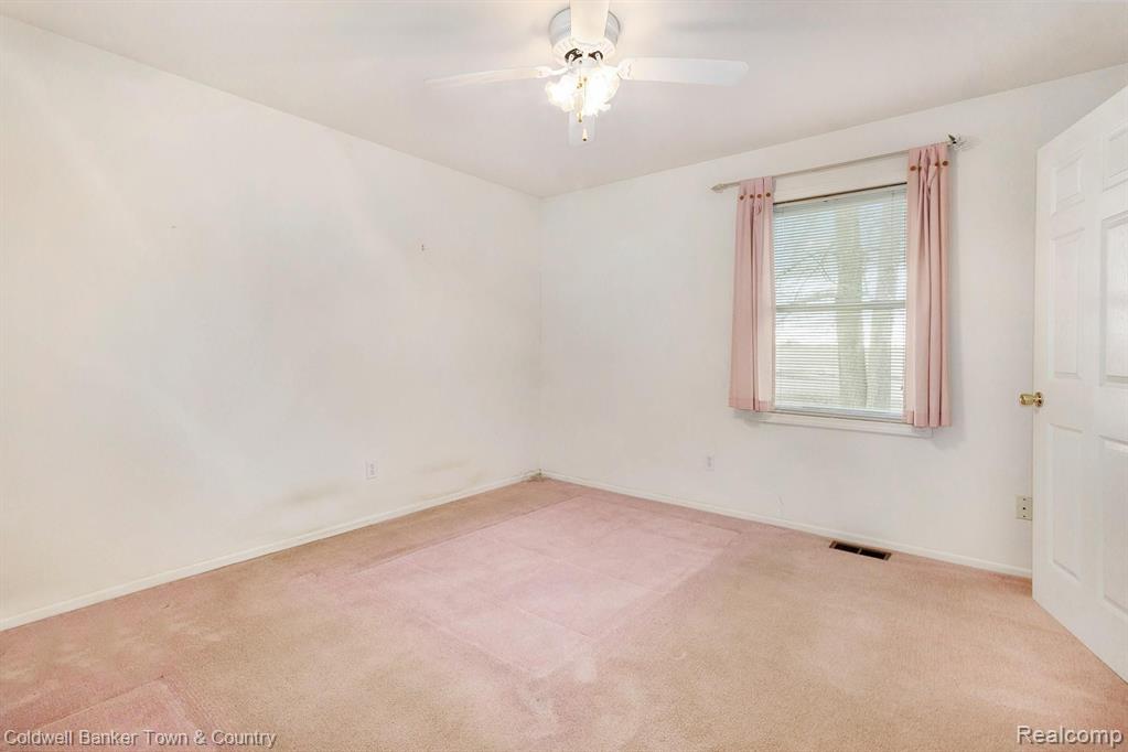 9679 North Nicholson Road Fowlerville, MI 48836 - Photo 9 of 14