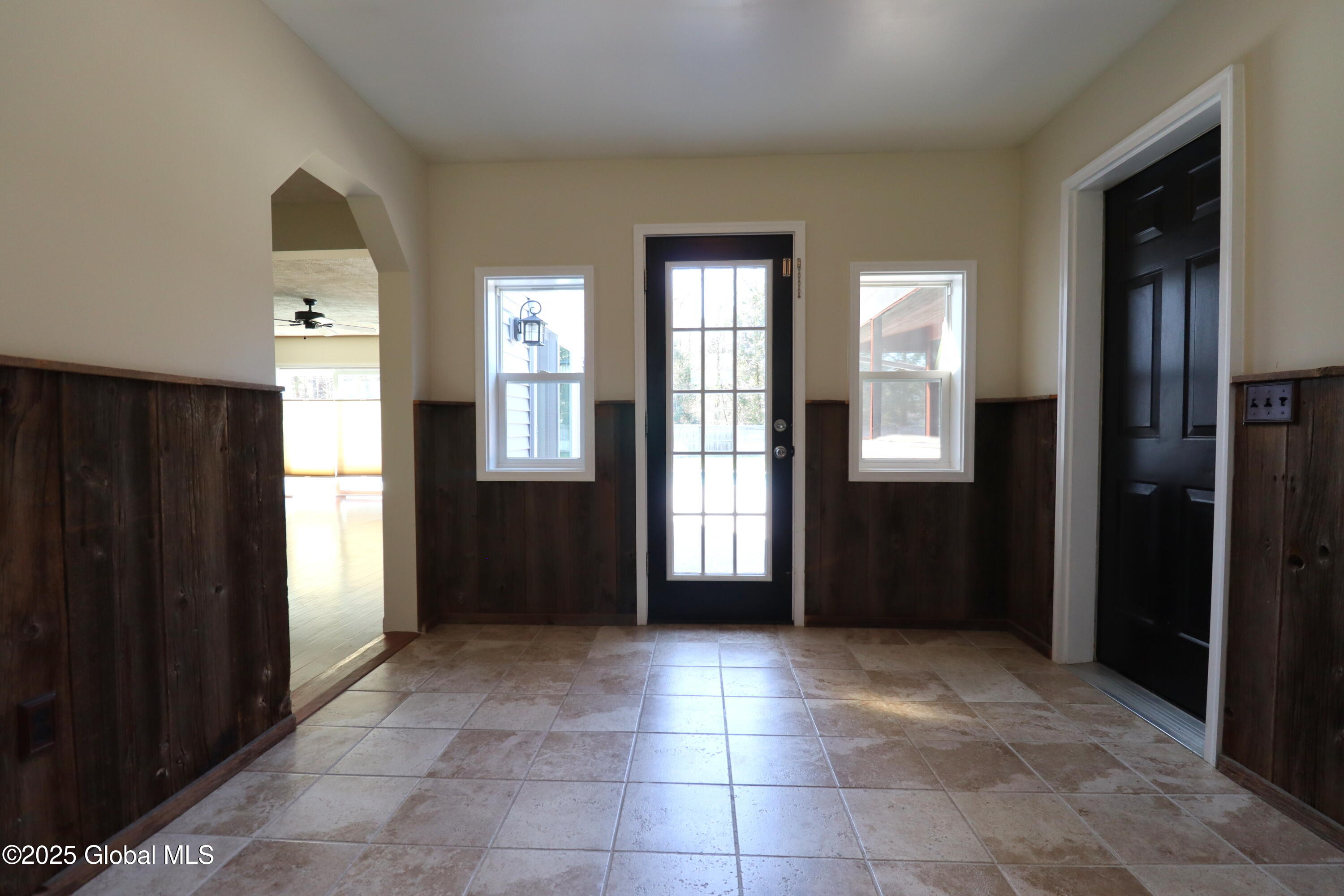 105 Fort Hunter Road Schenectady, NY 12303 - Photo 4 of 56 IMG_5576