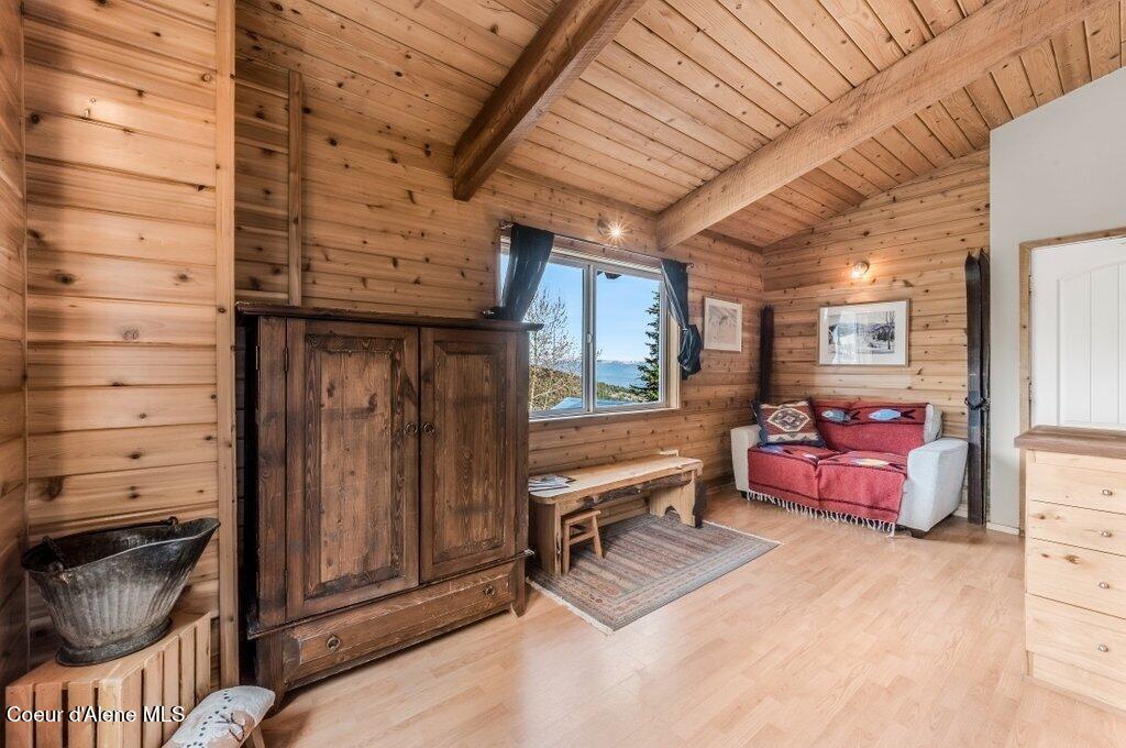 226 Mogul Hill Road Sandpoint, ID 83864 - Photo 12 of 24 Living Room