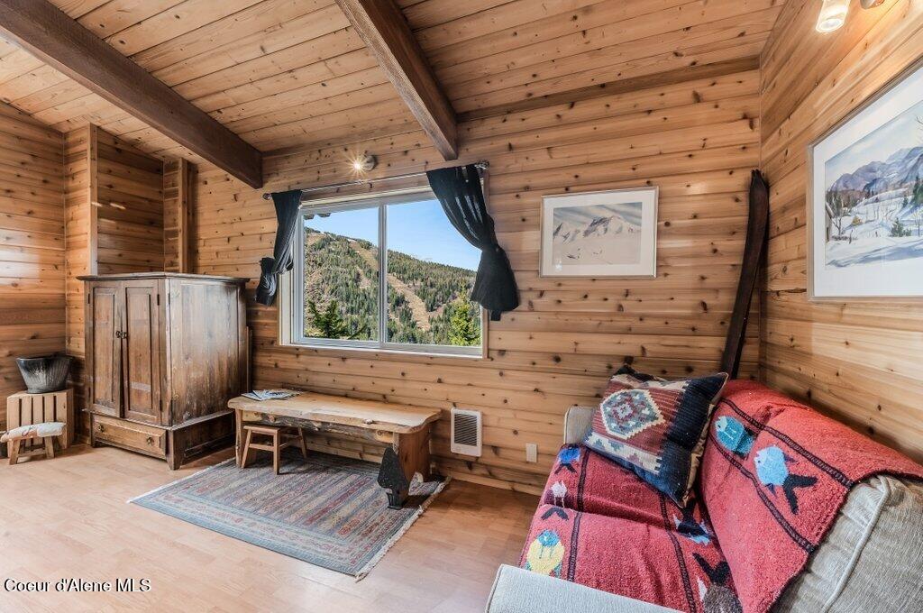 226 Mogul Hill Road Sandpoint, ID 83864 - Photo 14 of 24 Living Room