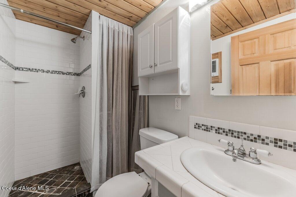 226 Mogul Hill Road Sandpoint, ID 83864 - Photo 15 of 24 Bathroom