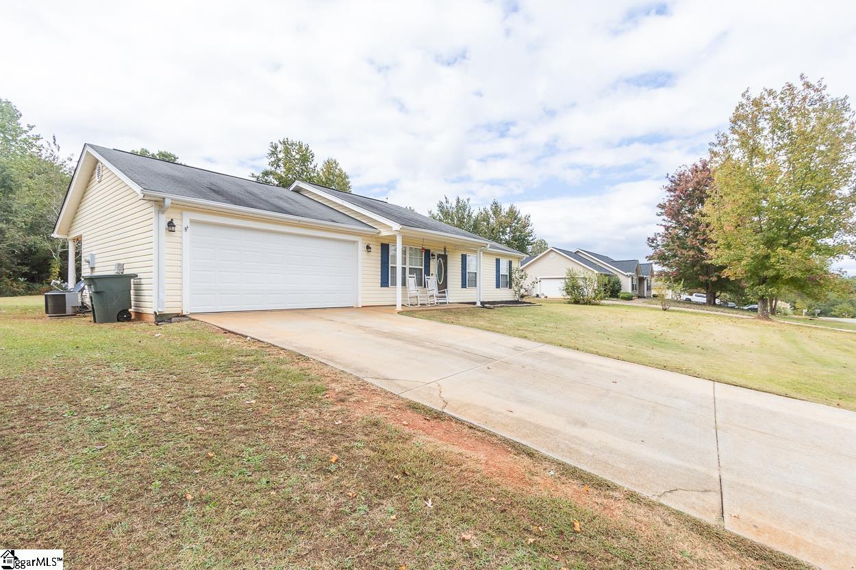 1013 Blumefield Road Anderson, SC 29625 - Photo 2 of 36 Gallery Image 2