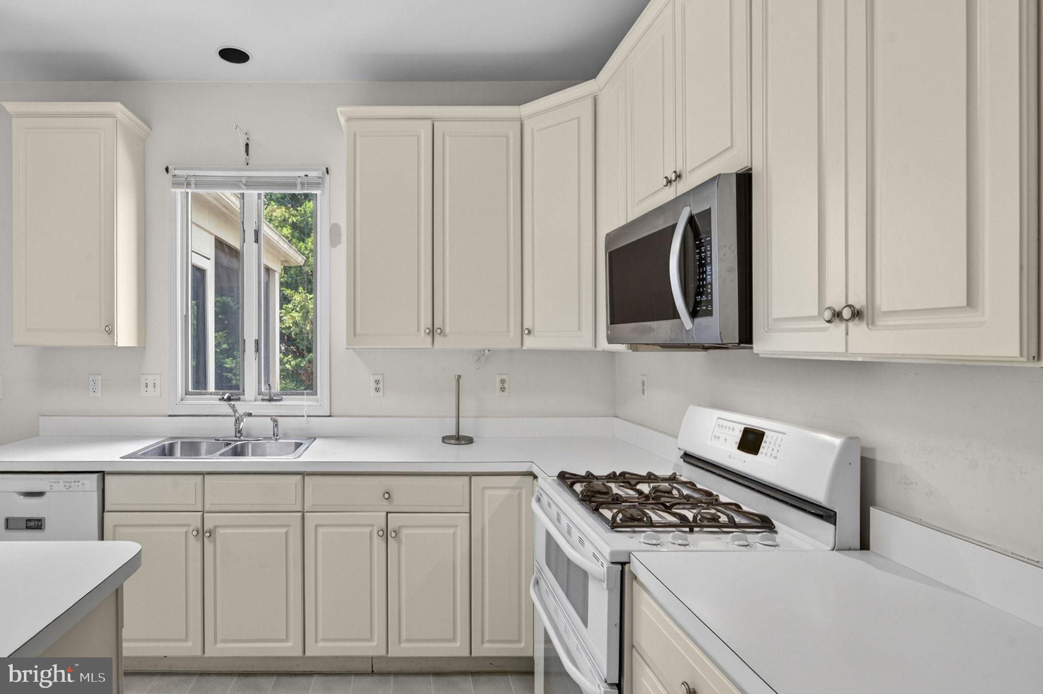 8200 Dry Ridge Road Montgomery Village, MD 20886 - Photo 26 of 85 Kitchen
