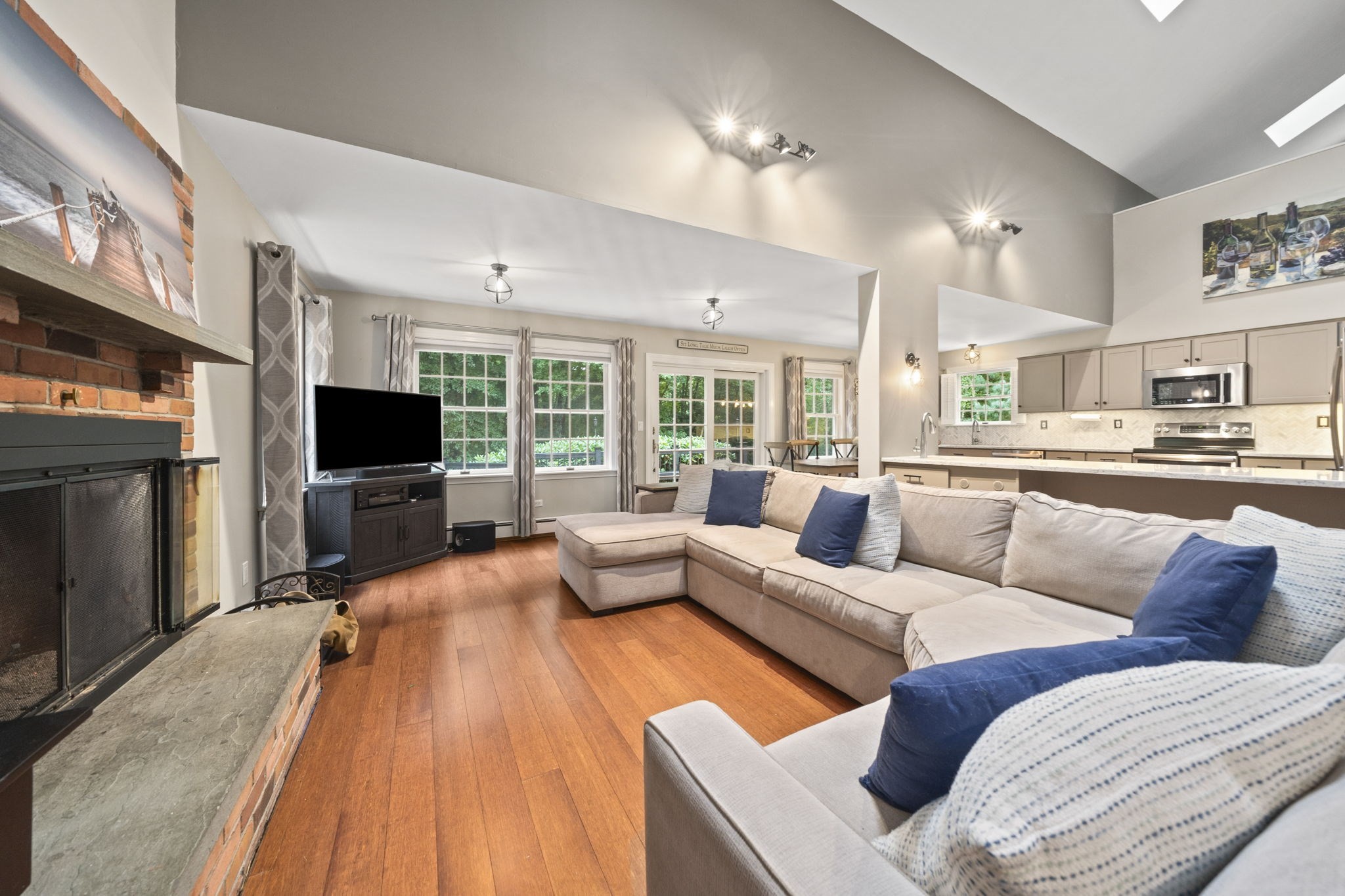1 Millets Lane Manchester, MA 01944 - Photo 8 of 42 Gallery Image 8