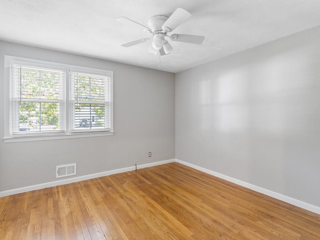 147 Moccasin Drive Warwick, RI 02889 - Photo 15 of 32