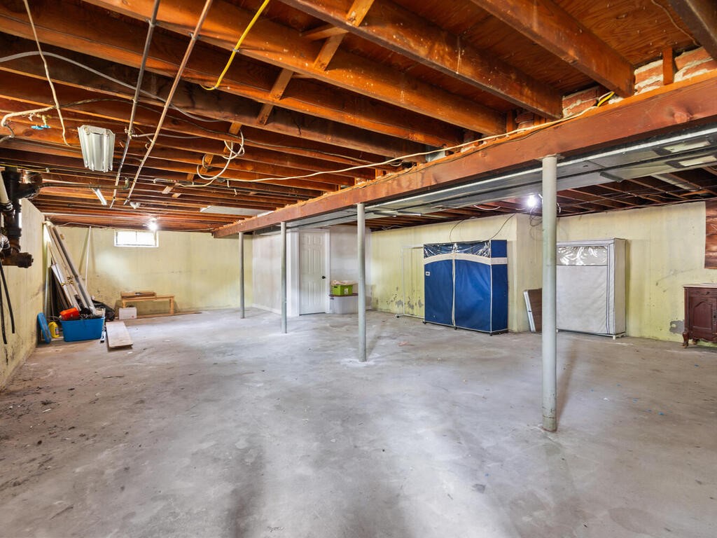 147 Moccasin Drive Warwick, RI 02889 - Photo 27 of 32