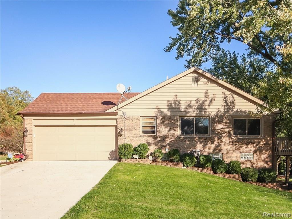 36837 Chesapeake Road Farmington Hills, MI 48335 - Photo 29 of 35