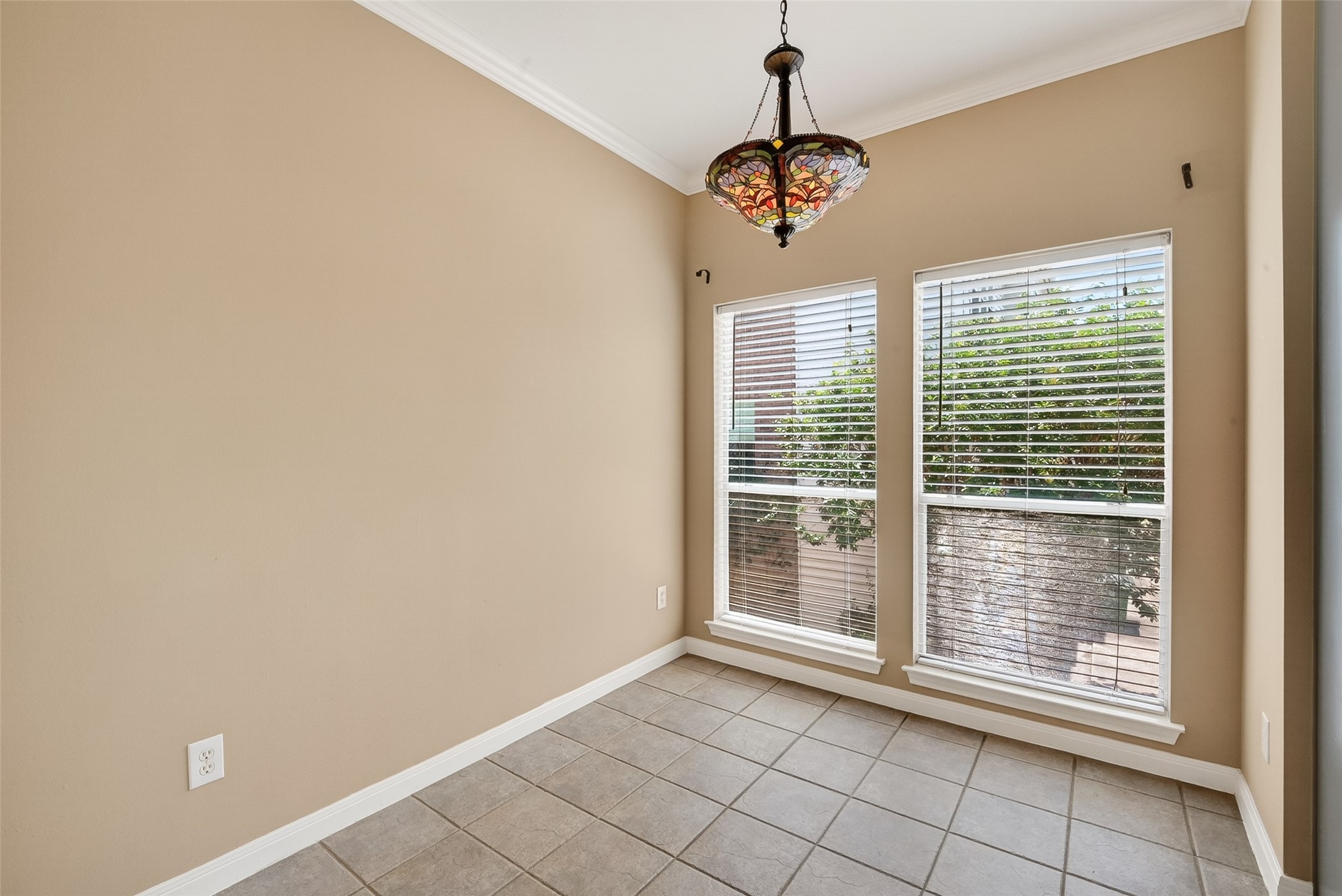 2804 Chenevert Street Houston, TX 77004 - Photo 13 of 37 a view of an empty room with a window
