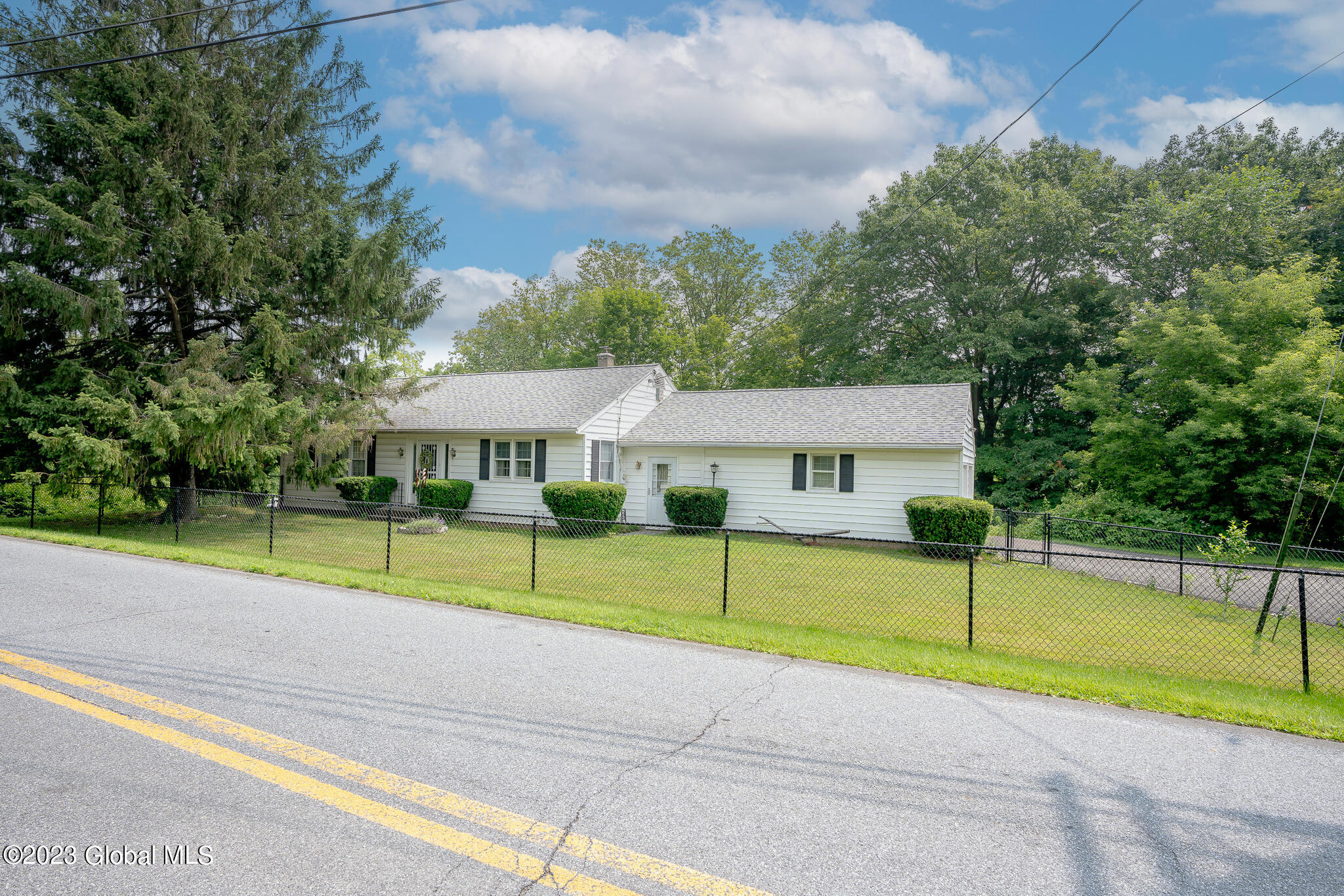 002-42-Garfield-Rd