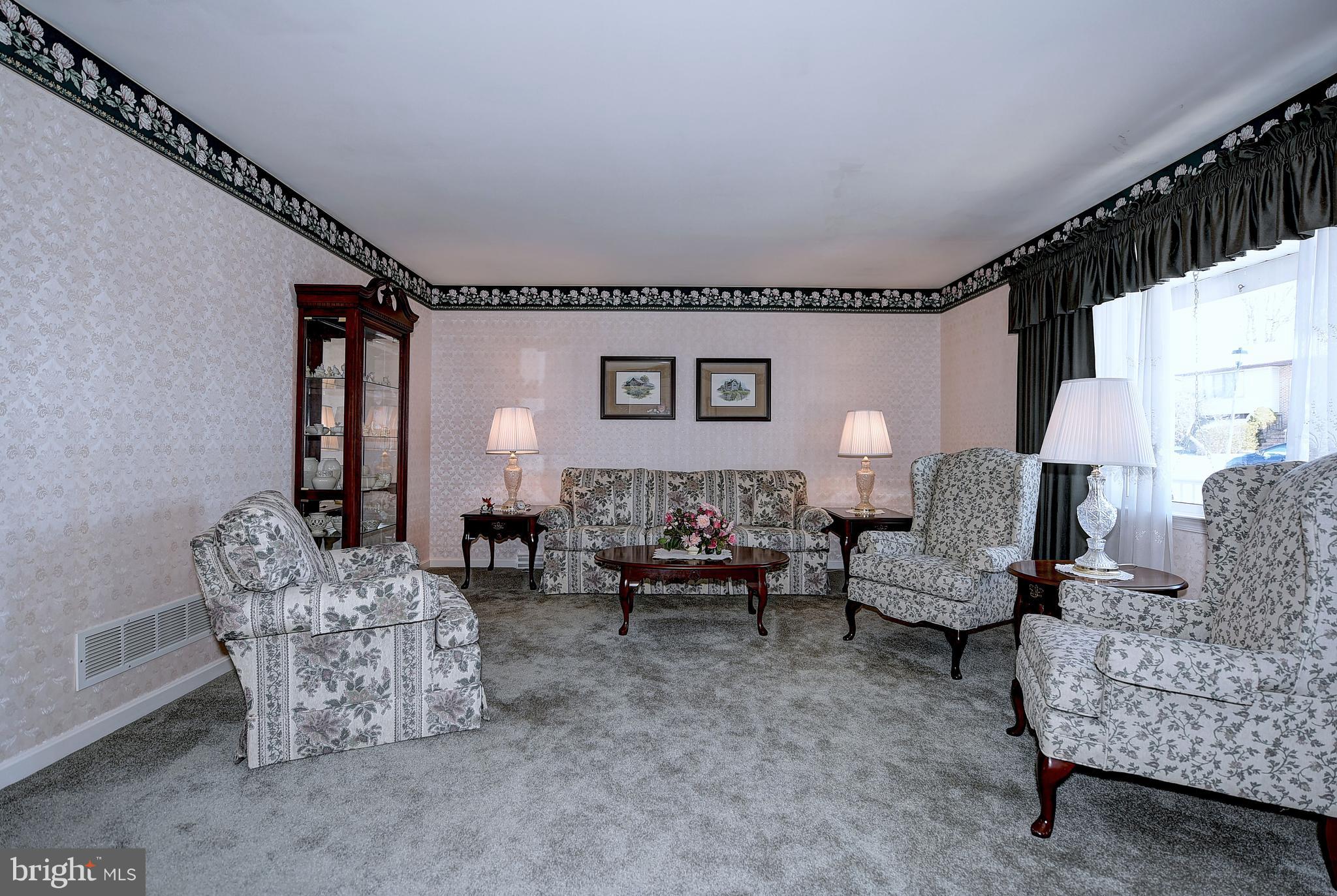 2505 Perring Woods Road Baltimore, MD 21234 - Photo 6 of 44 21 x 14 Living Room