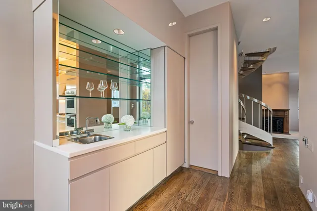 $2,200,000 | 901 26th Street Northwest, Washington, DC 20037