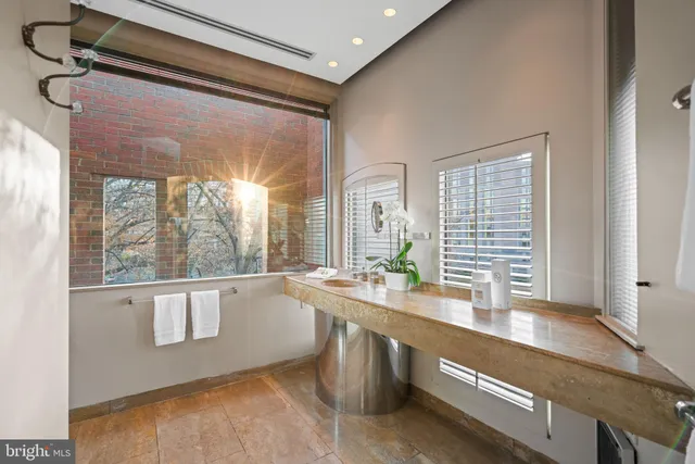 $2,200,000 | 901 26th Street Northwest, Washington, DC 20037