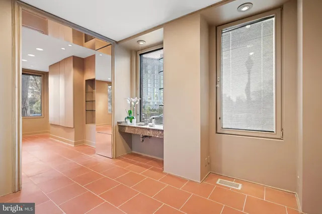 $2,200,000 | 901 26th Street Northwest, Washington, DC 20037