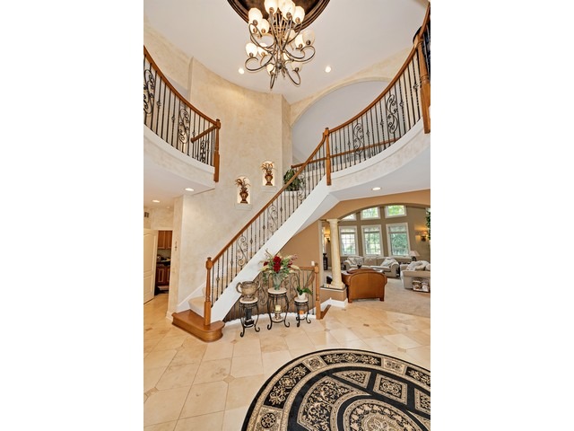 1415 Tyrell Avenue Park Ridge, IL 60068 - Photo 4 of 25 a view of entryway and hall with a front door