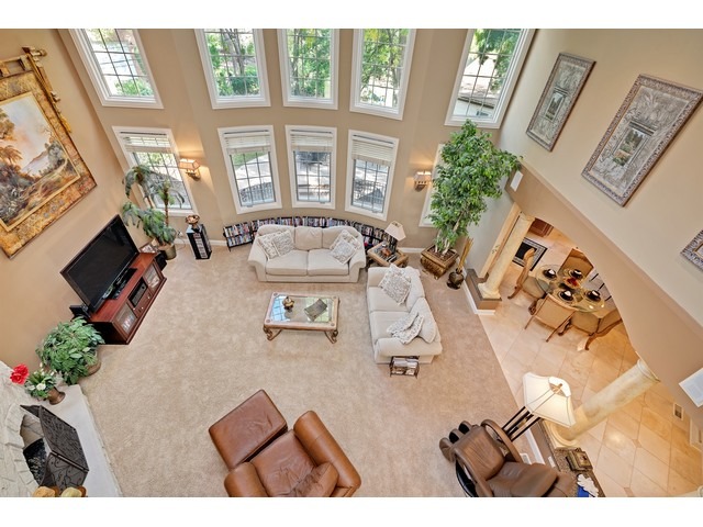 1415 Tyrell Avenue Park Ridge, IL 60068 - Photo 7 of 25 a view of living room filled with furniture