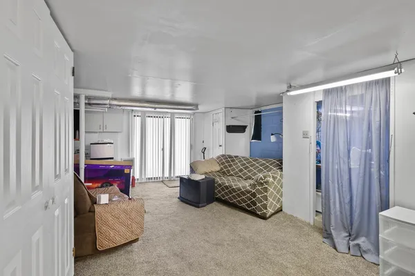 a view of yard with tree