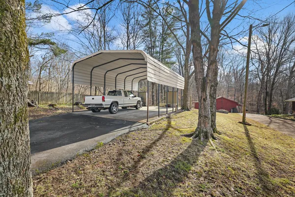 $415,000 | 498 Highway 100, Centerville, TN 37033