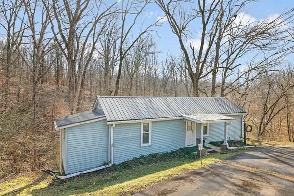 $415,000 | 498 Highway 100, Centerville, TN 37033