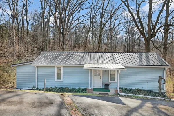 $415,000 | 498 Highway 100, Centerville, TN 37033