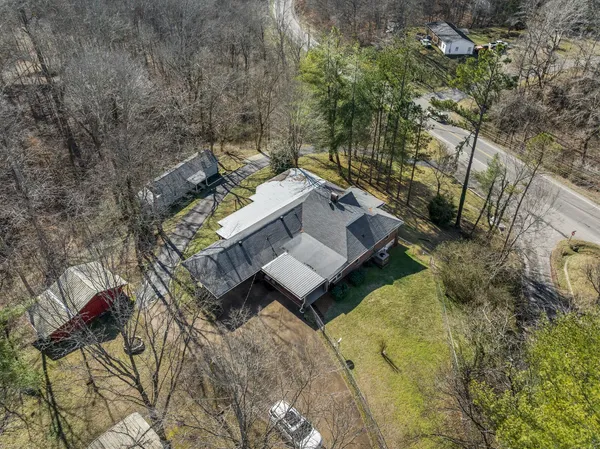 $415,000 | 498 Highway 100, Centerville, TN 37033