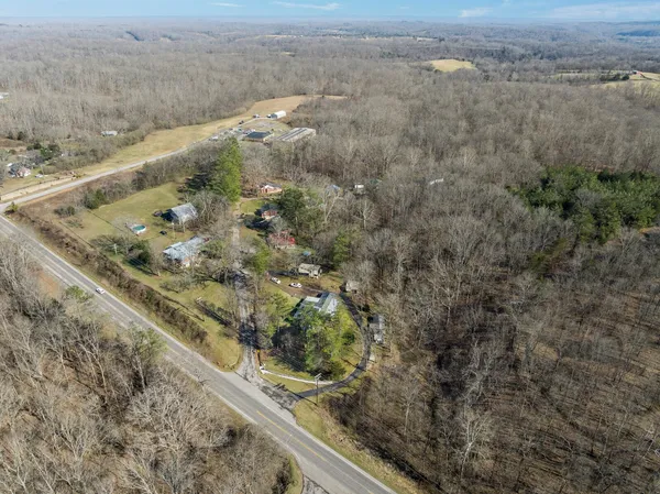 $415,000 | 498 Highway 100, Centerville, TN 37033