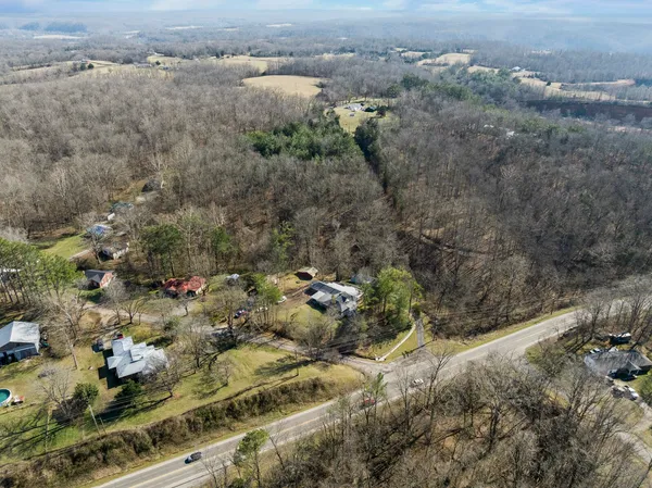 $415,000 | 498 Highway 100, Centerville, TN 37033