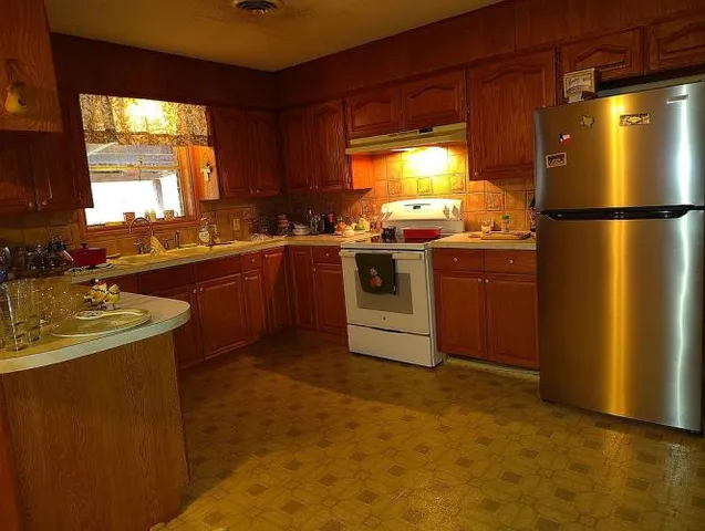 $265,000 | 809 Beacon Street, Cuero, TX 77954