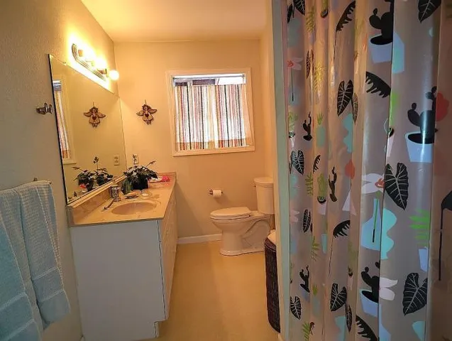 $265,000 | 809 Beacon Street, Cuero, TX 77954