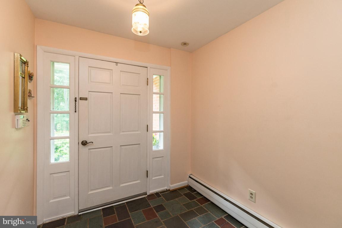 11113 Towood Road Kingsville, MD 21087 - Photo 3 of 29 foyer
