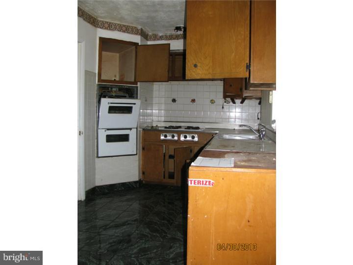 2716 Willits Road Philadelphia, PA 19152 - Photo 3 of 7 Kitchen