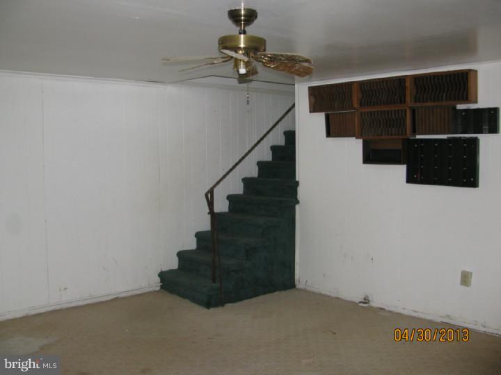 2716 Willits Road Philadelphia, PA 19152 - Photo 4 of 7 Living Room