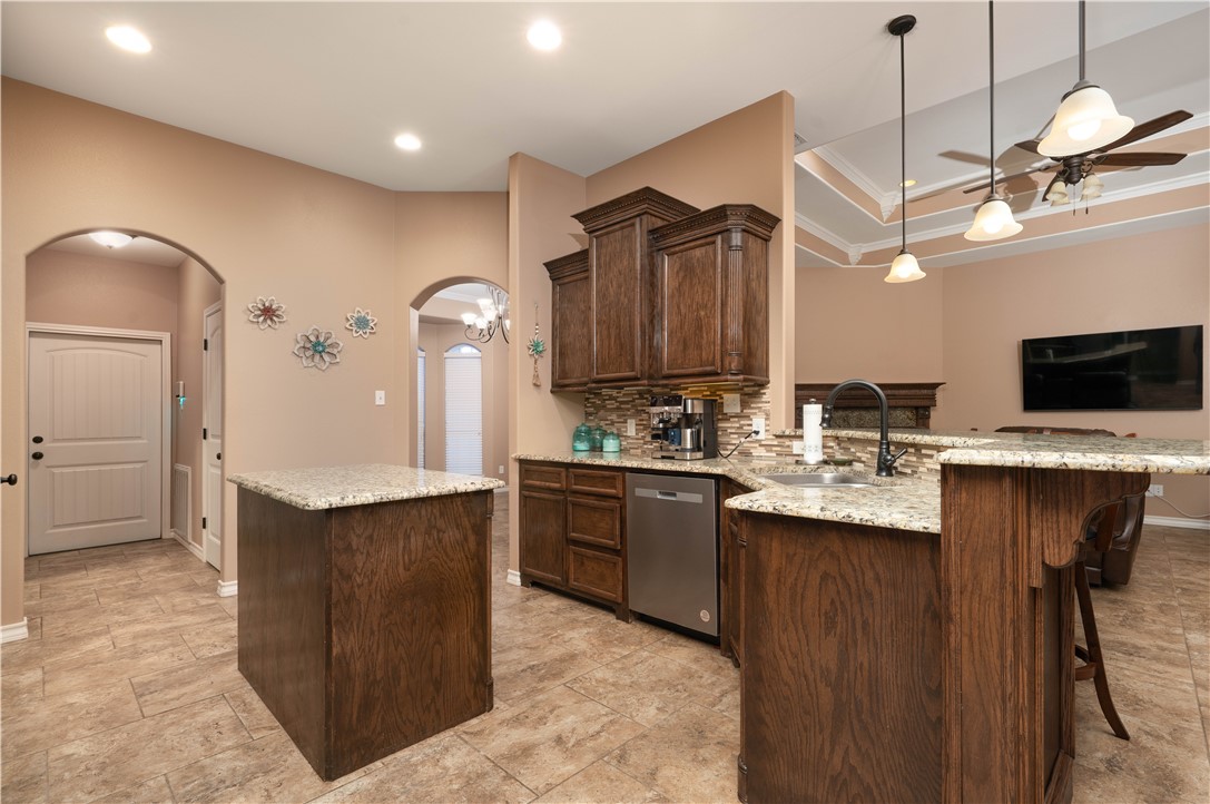 6934 Round Table Street Corpus Christi, TX 78414 - Photo 12 of 31