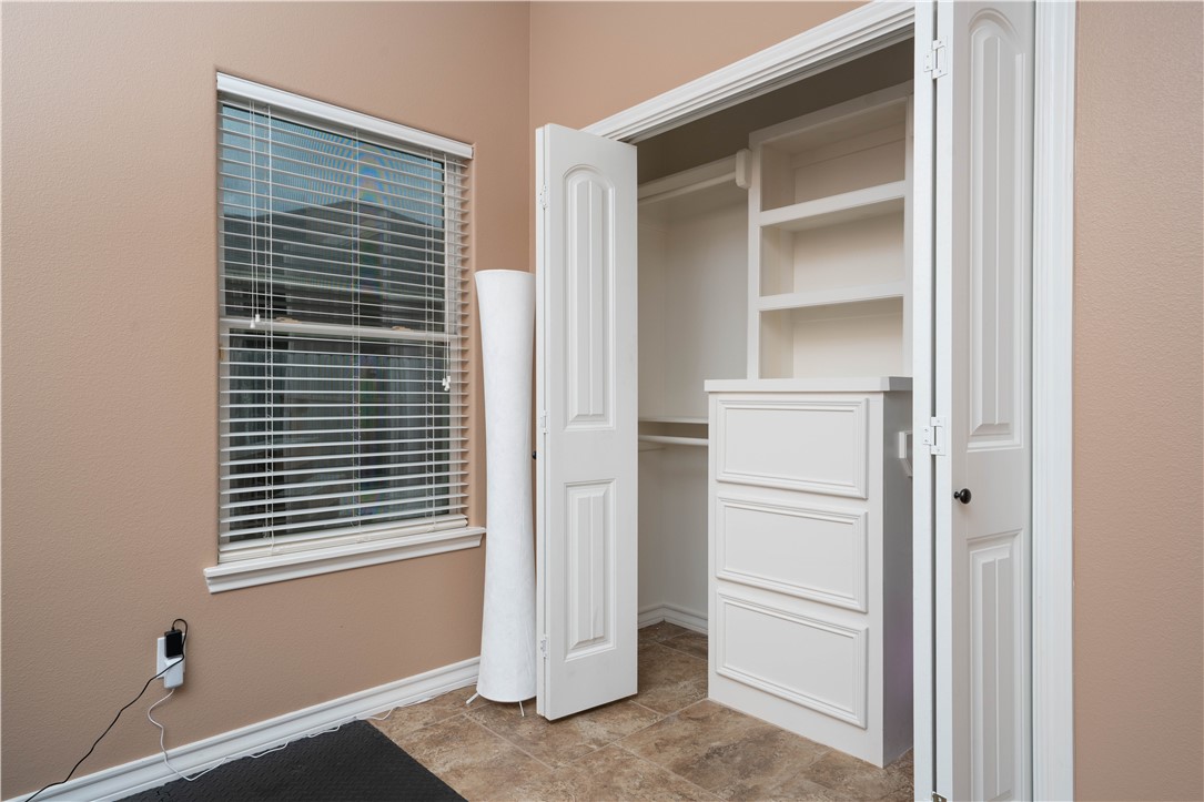 6934 Round Table Street Corpus Christi, TX 78414 - Photo 17 of 31