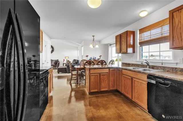 $399,900 | 694 Pleasant View Drive, Lancaster, NY 14086