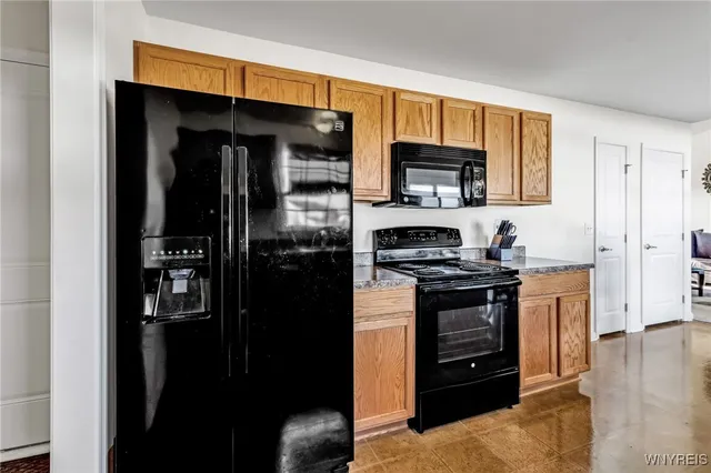 $399,900 | 694 Pleasant View Drive, Lancaster, NY 14086