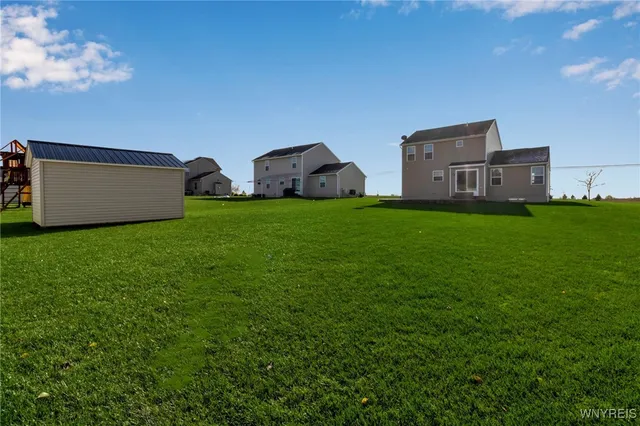 $399,900 | 694 Pleasant View Drive, Lancaster, NY 14086