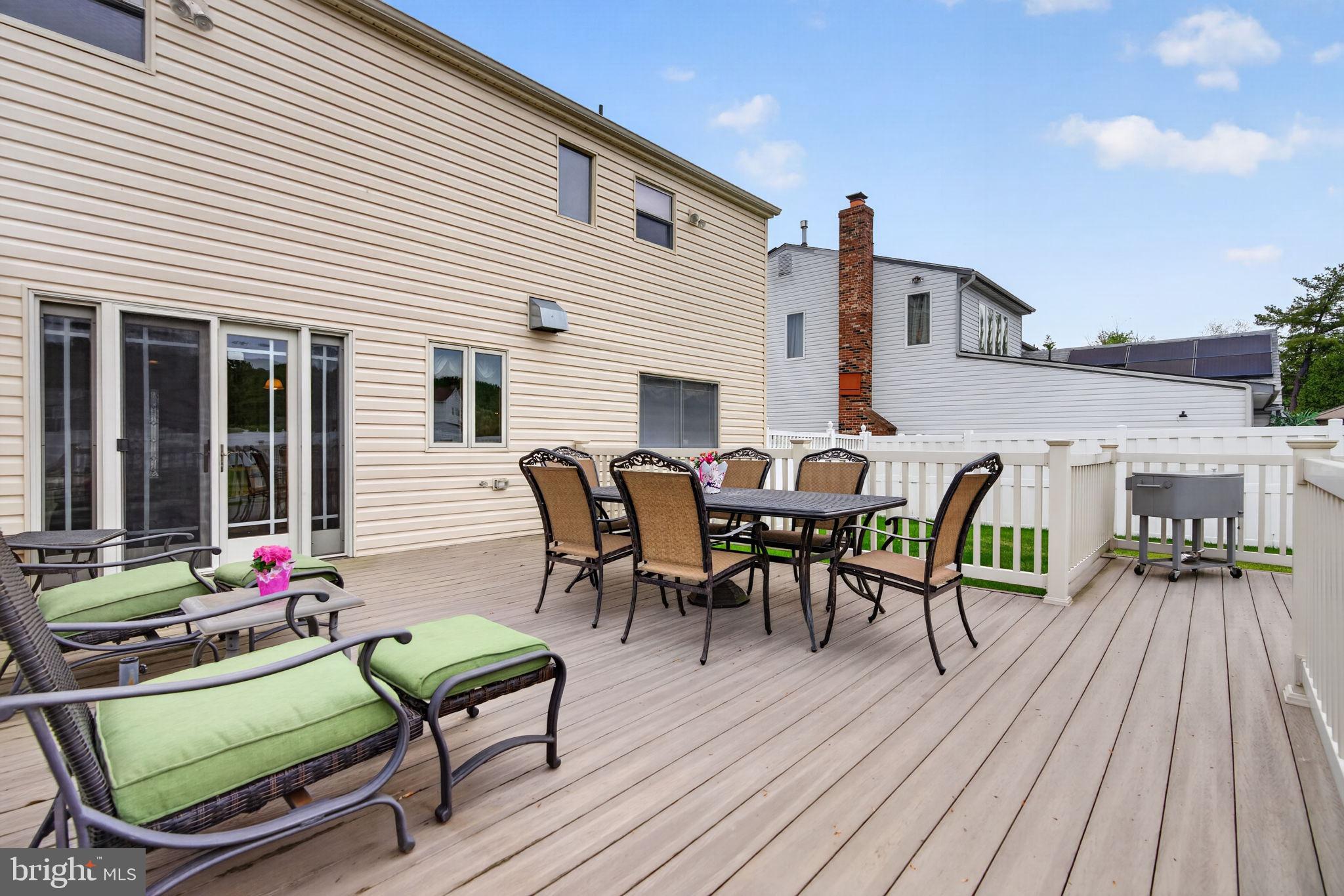 24 Millbridge Road Clementon, NJ 08021 - Photo 31 of 46 a view of a chairs and table in a patio