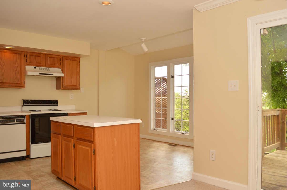 5593 Rivendell Place Frederick, MD 21703 - Photo 5 of 27 Kitchen
