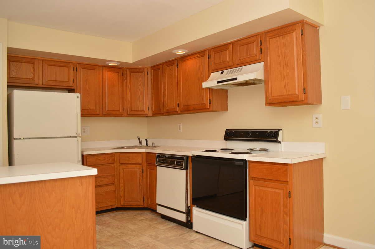 5593 Rivendell Place Frederick, MD 21703 - Photo 7 of 27 Kitchen