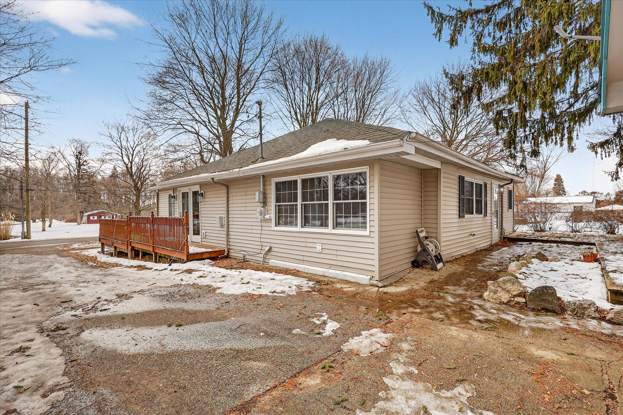 308 Niles Street Lakeview, MI 48850 - Photo 2 of 59 02-308-Niles-St-Lakeview-MI-48850-Window