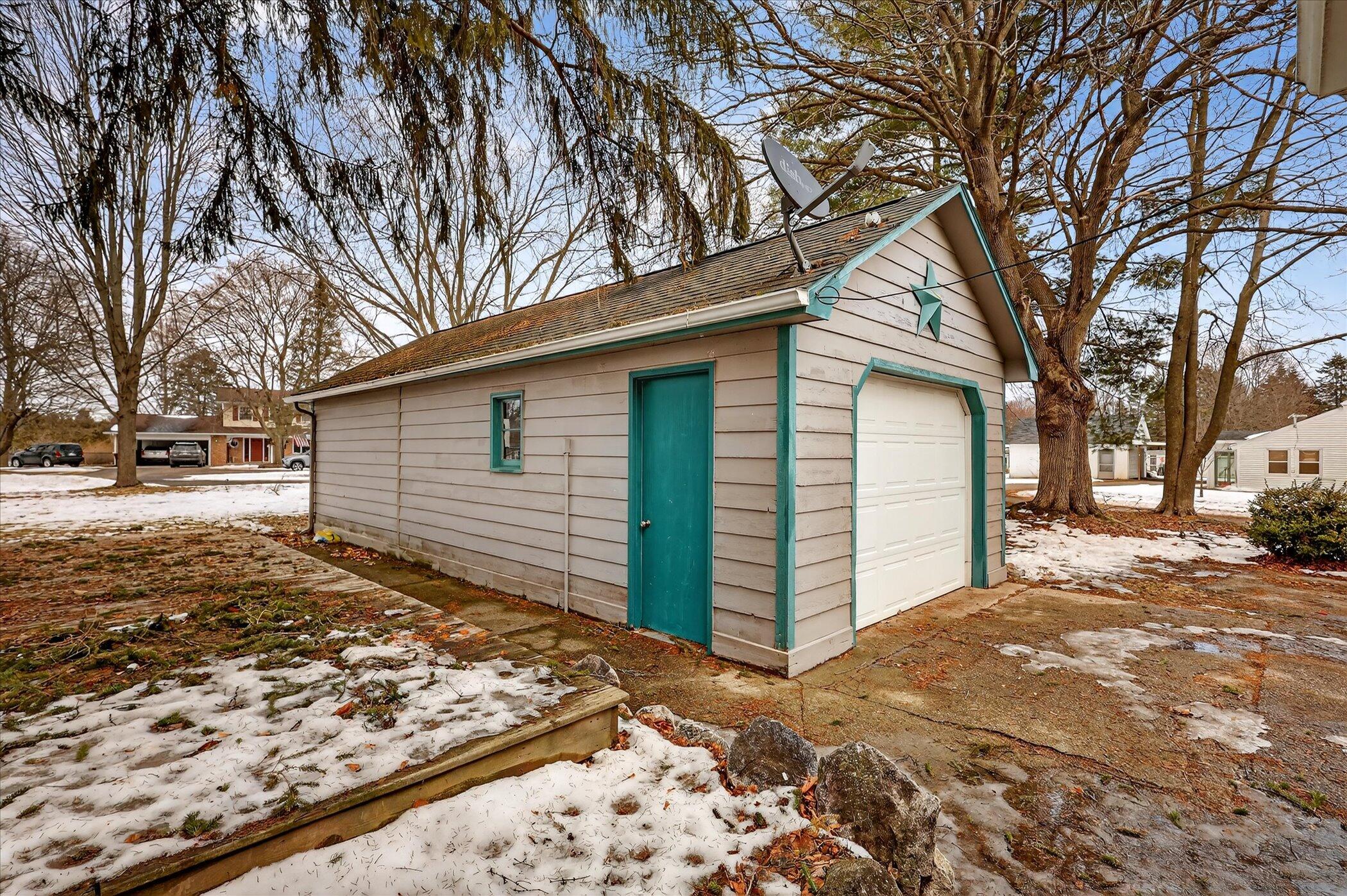 308 Niles Street Lakeview, MI 48850 - Photo 56 of 59 61-308-Niles-St-Lakeview-MI-48850-Window