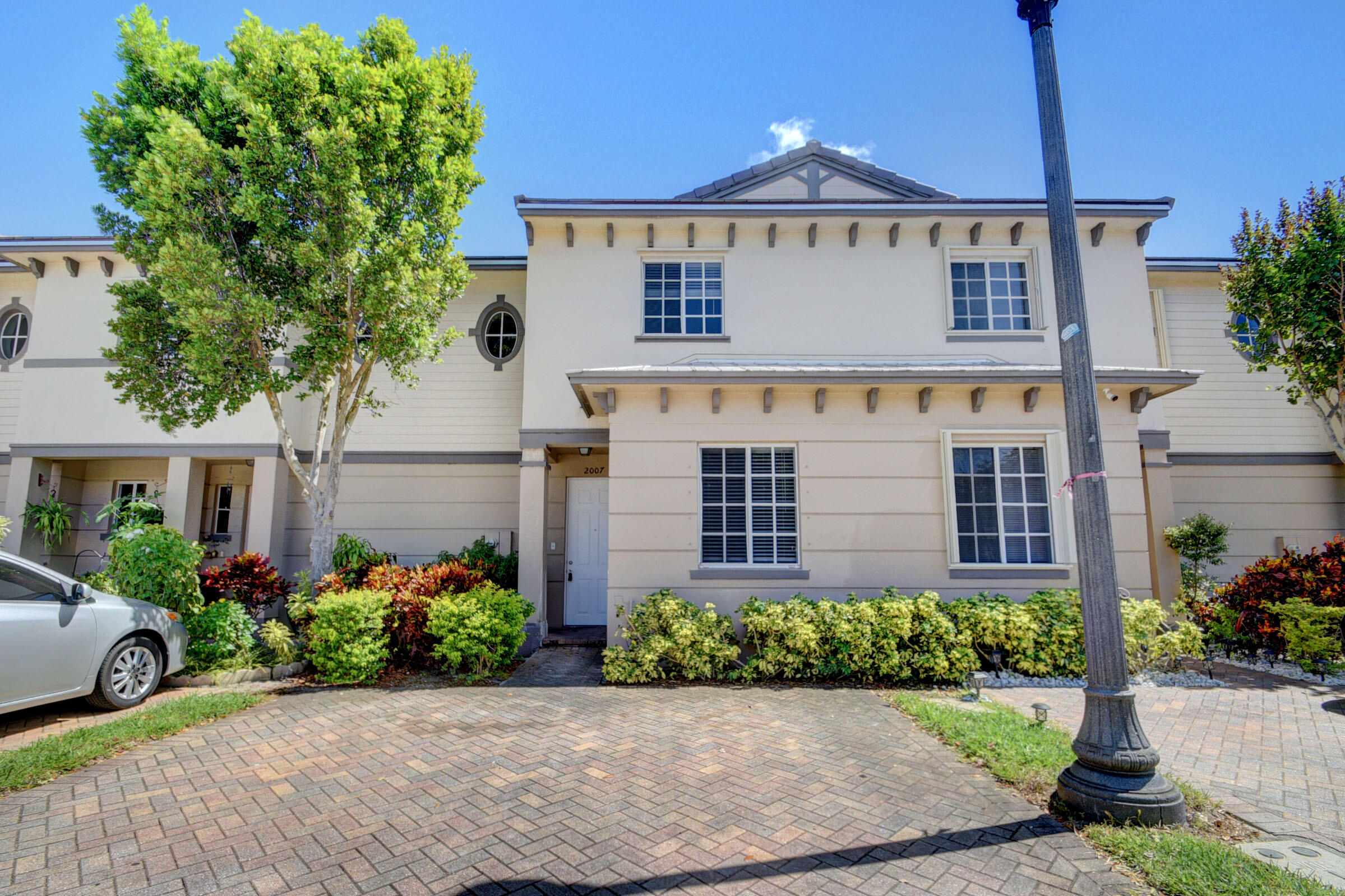 2007 Nassau Drive Riviera Beach, FL 33404 - Photo 1 of 31 01_apartment (1)