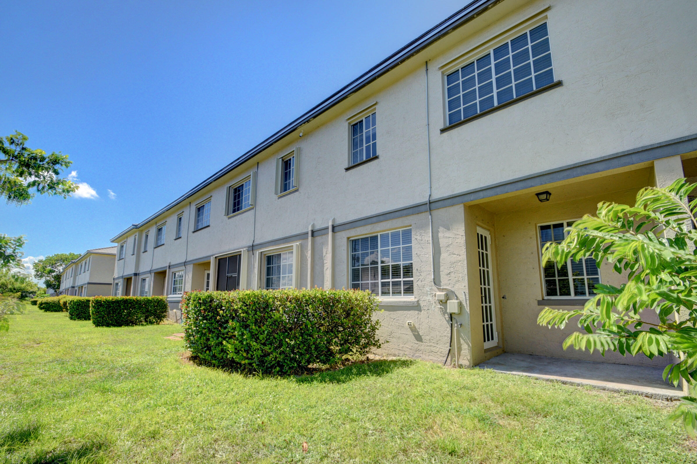 2007 Nassau Drive Riviera Beach, FL 33404 - Photo 24 of 31 24_apartment (24)