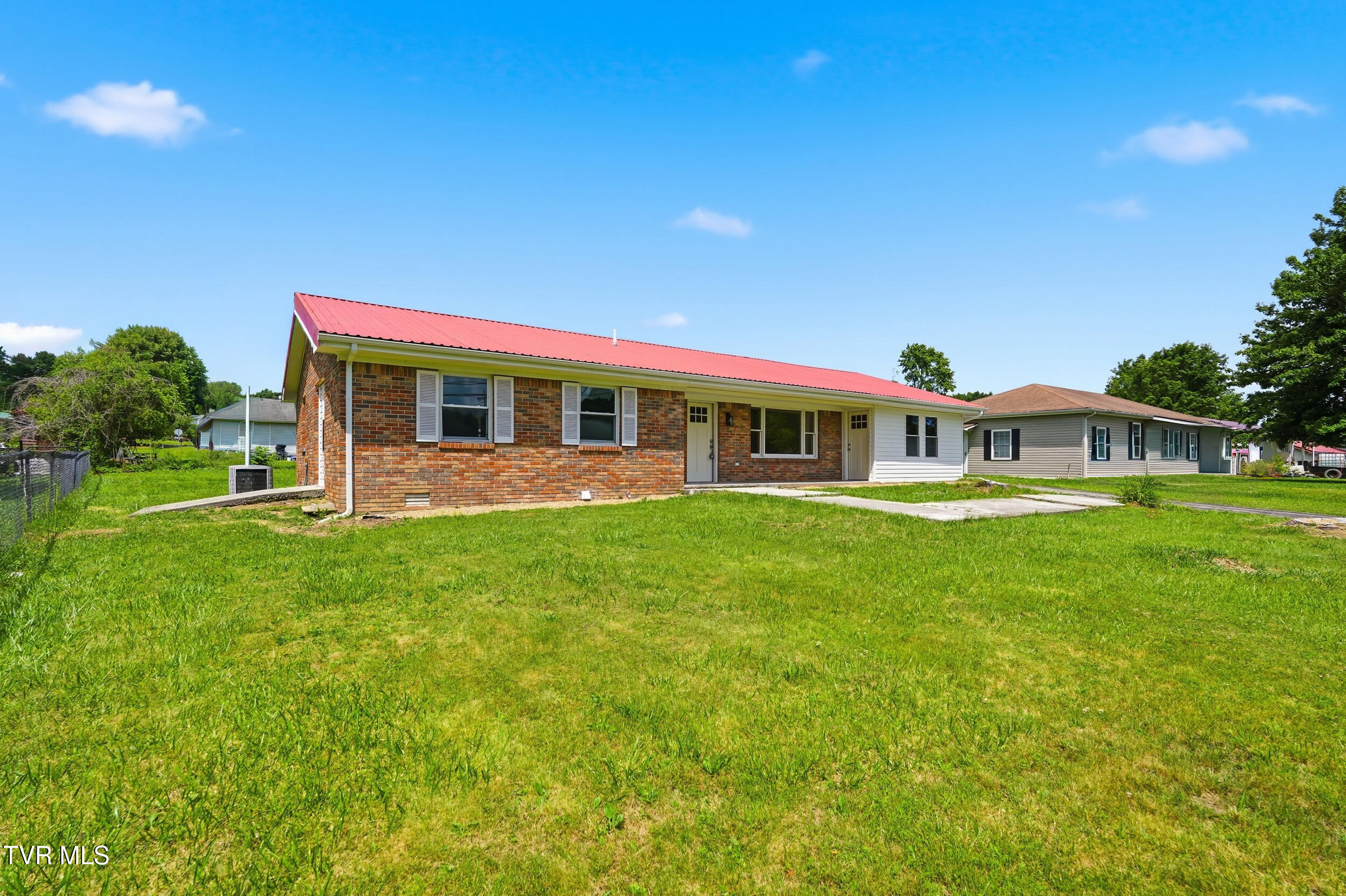2911 Dungannon Road Coeburn, VA 24230 - Photo 4 of 35 4_2911 dungannon rd-20