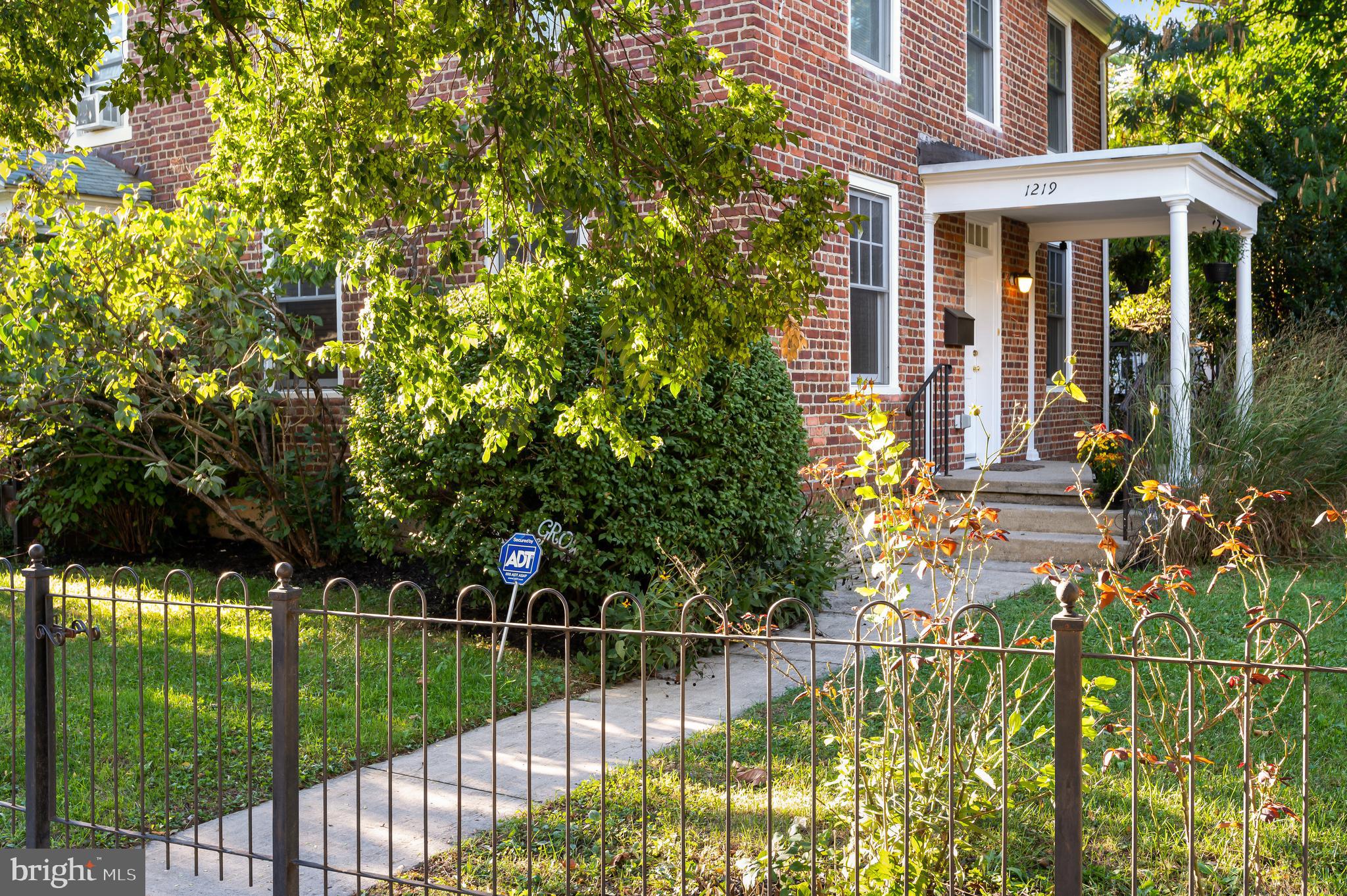 1219 South Octagon Road Camden, NJ 08104 - Photo 3 of 27