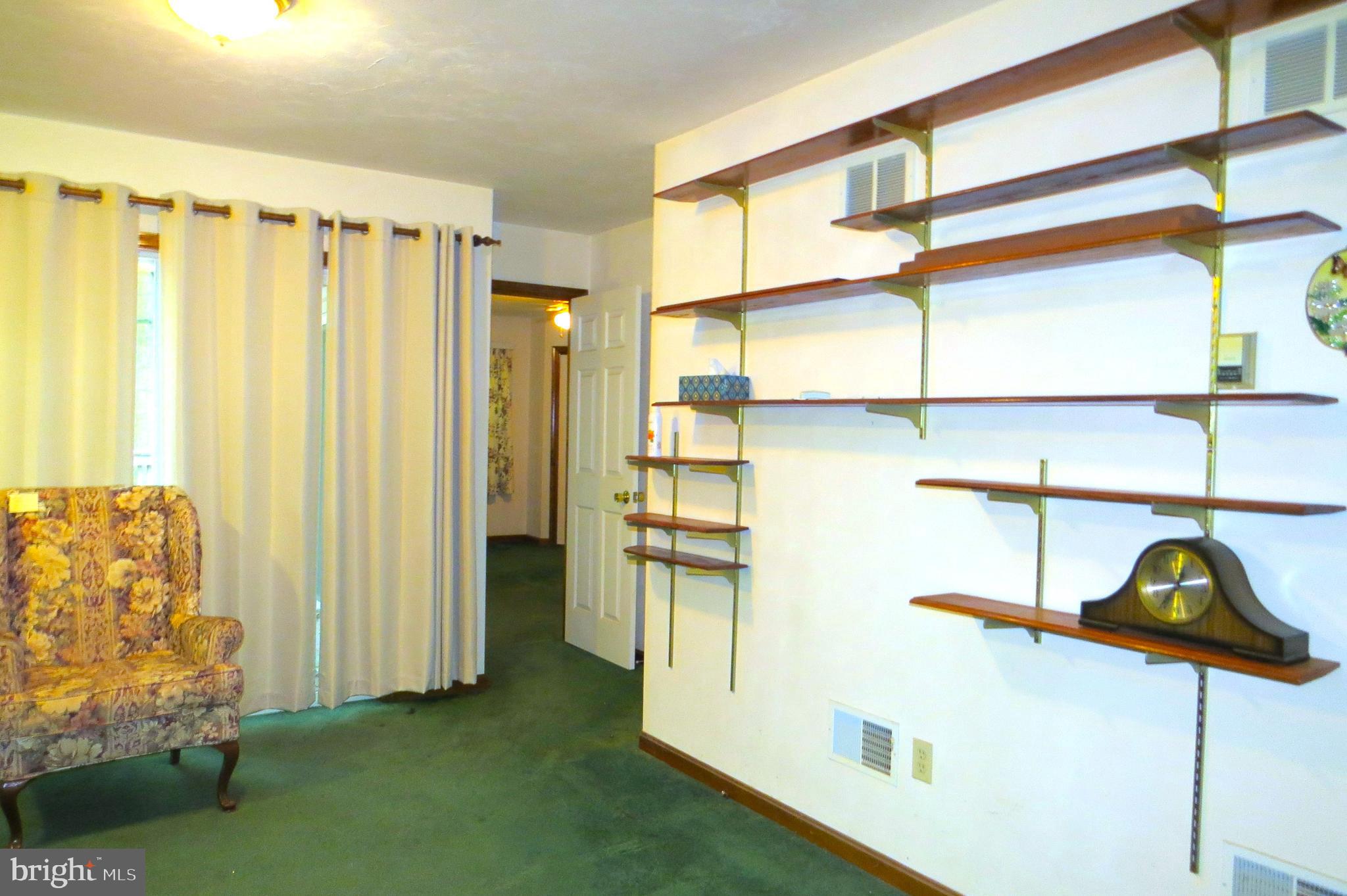 39 Forest Road Spring Grove, PA 17362 - Photo 13 of 53 Dining area