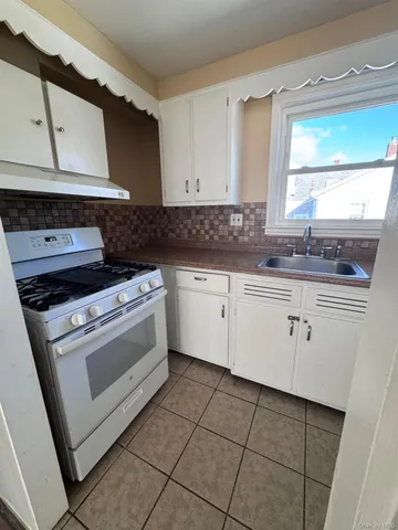 $2,200 | 31 Beattie Avenue, Unit 2, Middletown, NY 10940